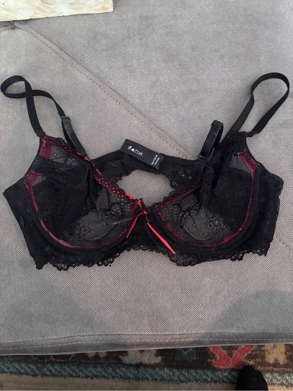 Lace Underwire Bra with Red Accent